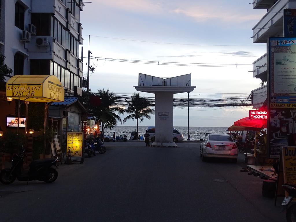 Jomtien Sunset Guesthouse Buitenkant foto