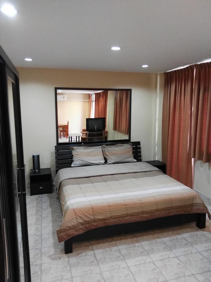 Jomtien Sunset Guesthouse Buitenkant foto