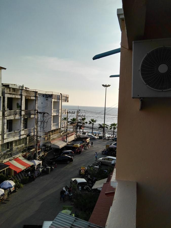 Jomtien Sunset Guesthouse Buitenkant foto